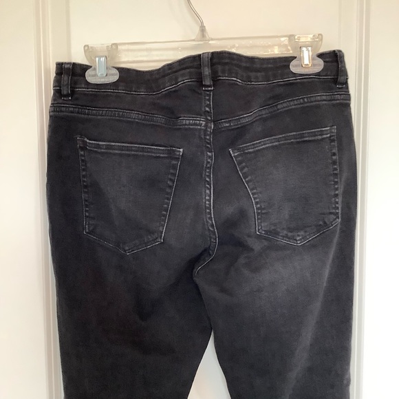 H&M Divided Skinny Denim Jeans Women's Size 12 Black Mid Rise Distressed Raw Hem - Picture 3 of 11